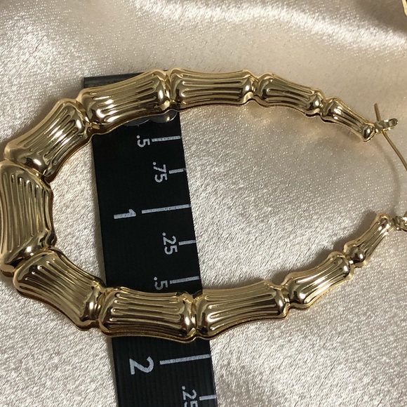 14k Gold Filled Bamboo Oval Hoop Earrings - Picture 8 of 9